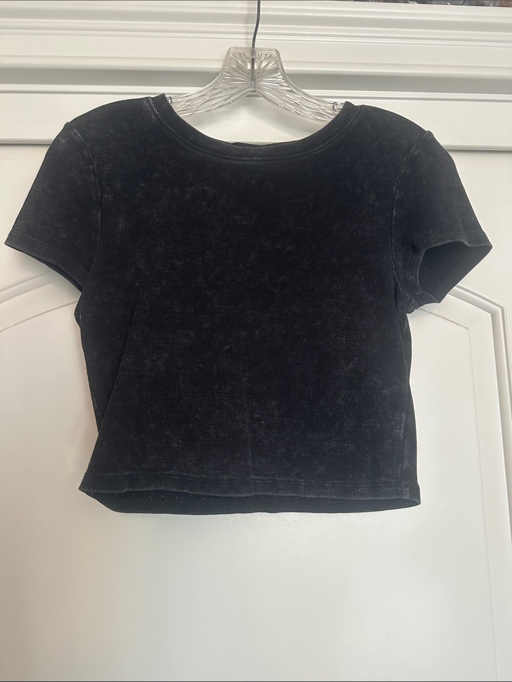 Women's Black Short Sleeve Cropped Tee